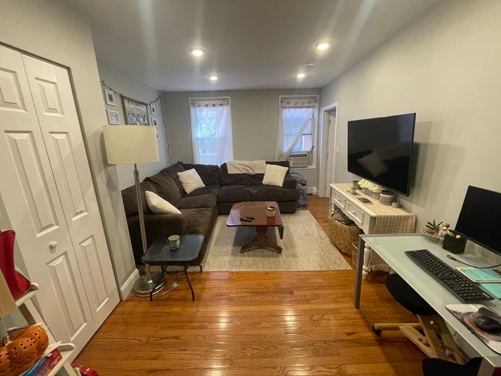 14 Cleveland Pl #3