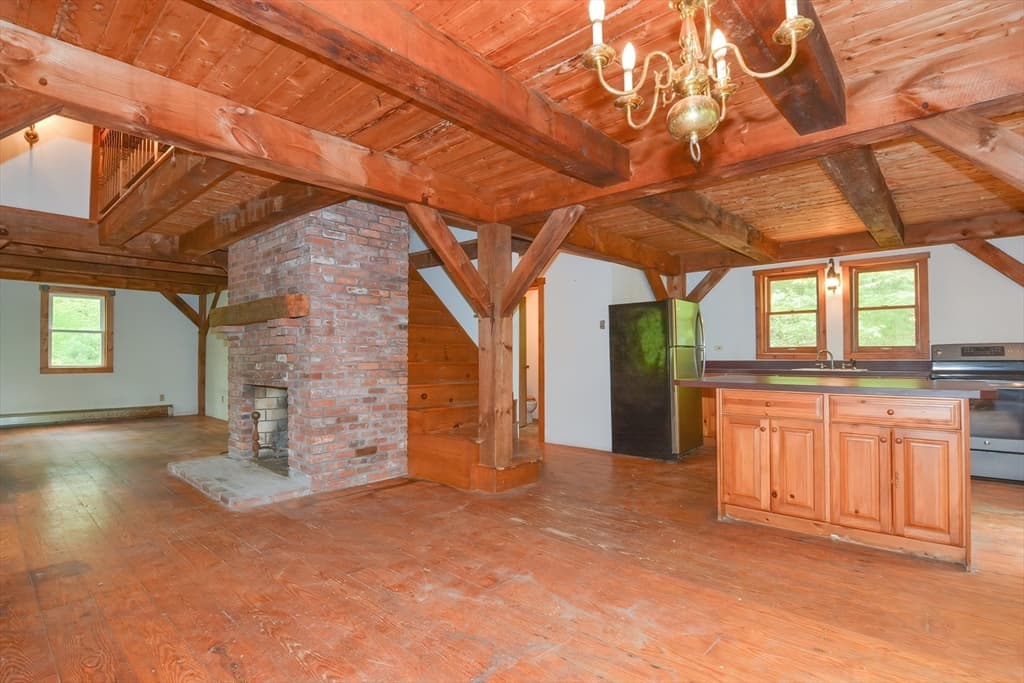317 Fowler Road photo 5