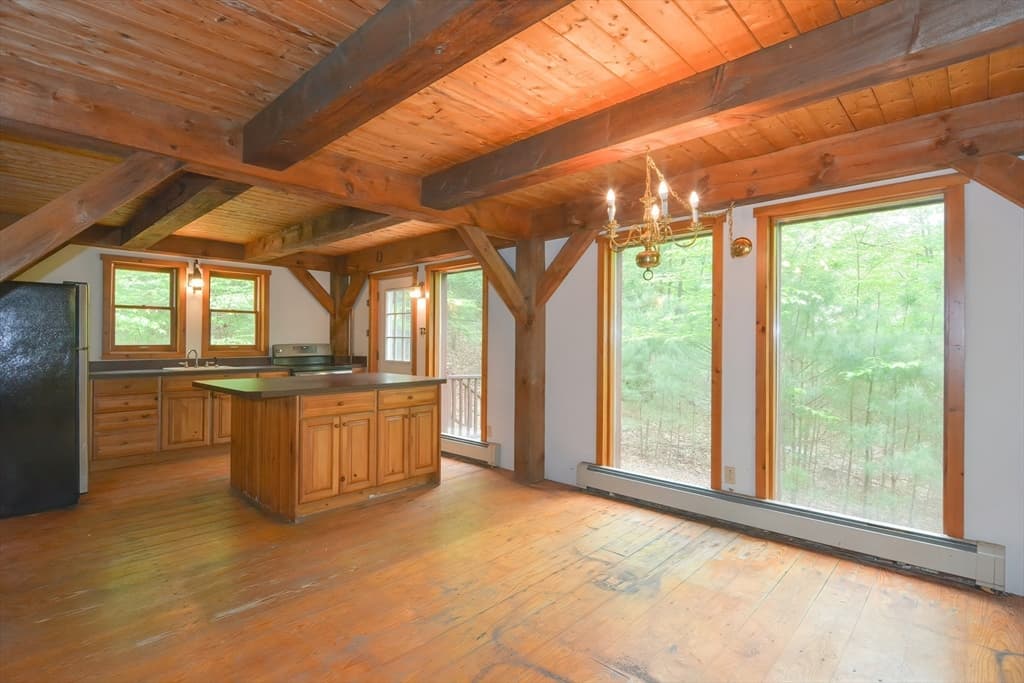 317 Fowler Road photo 4