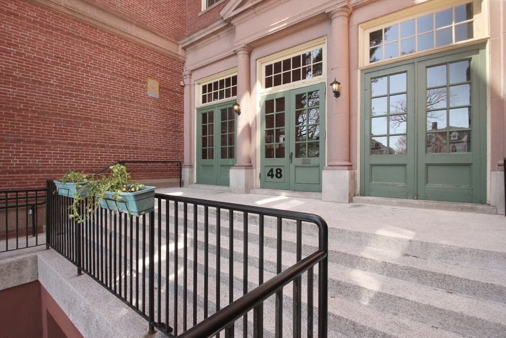 48 Forest St #206 photo 3