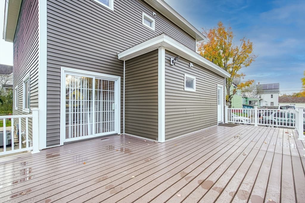 76 Ashley St photo 4