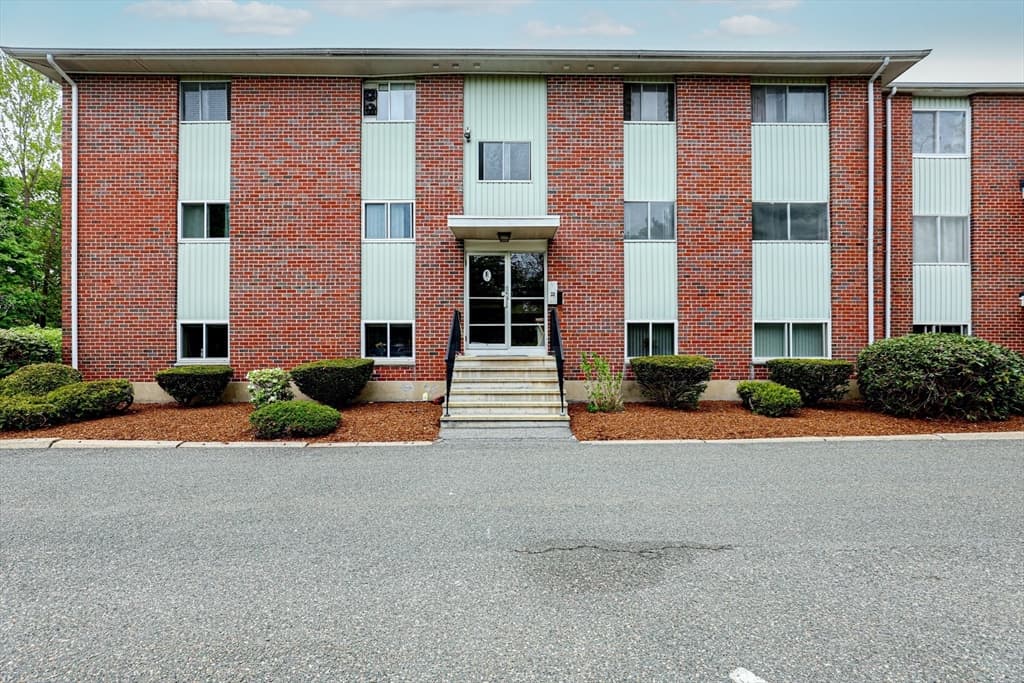 83-R Hobart St #E3 photo 2