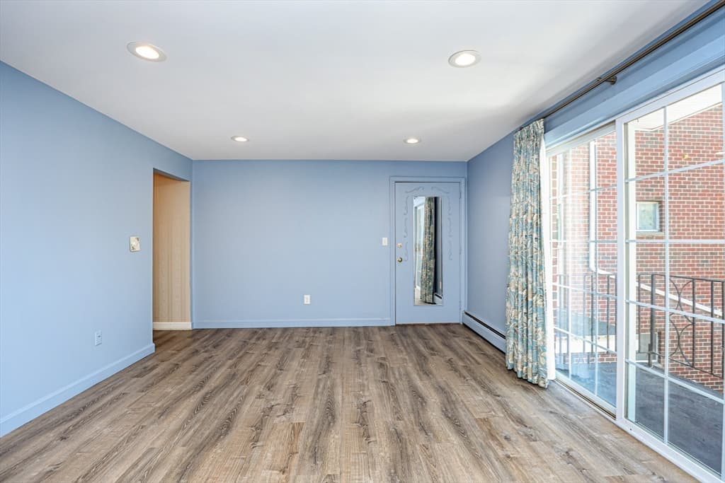 83-R Hobart St #E3 photo 5