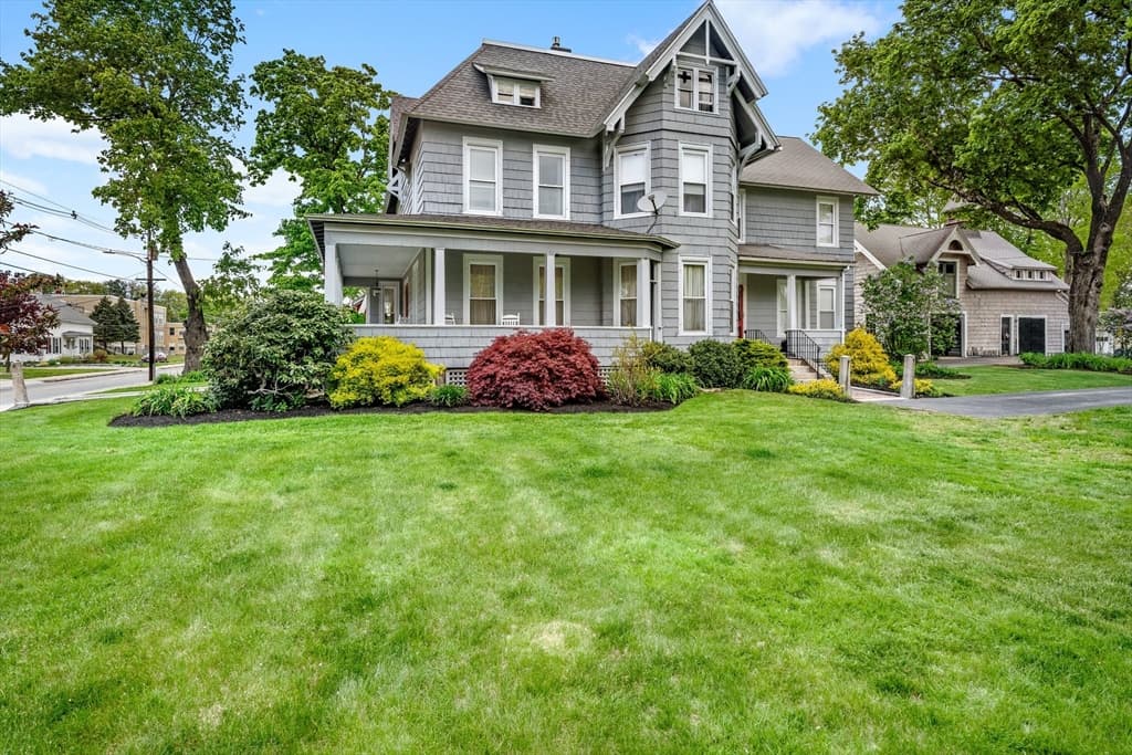 49 Capron St photo 3