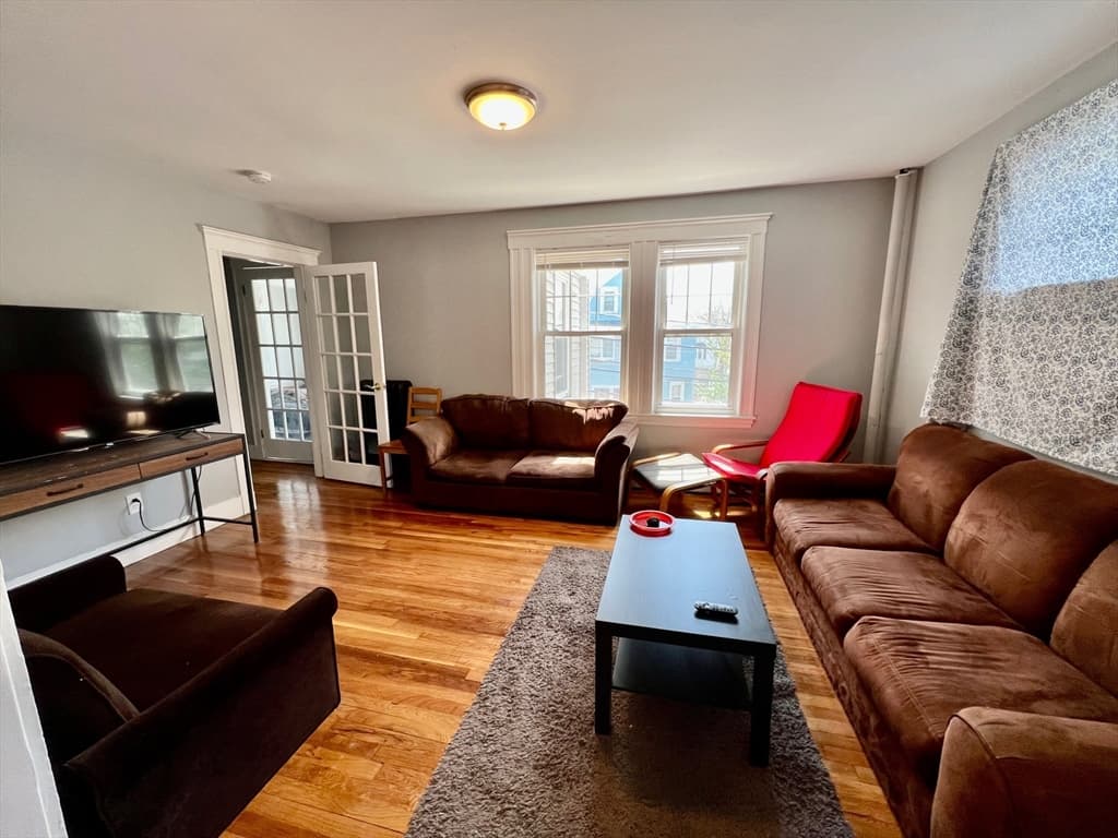 37 Sterling Street #2 photo 2