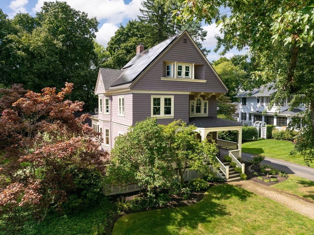 17 Winthrop Road photo 3