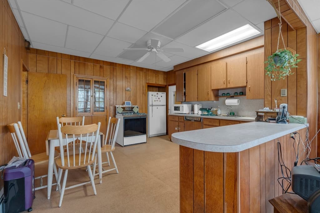 177 Leyden Street photo 5