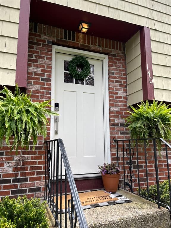 140 Blackstone St photo 2