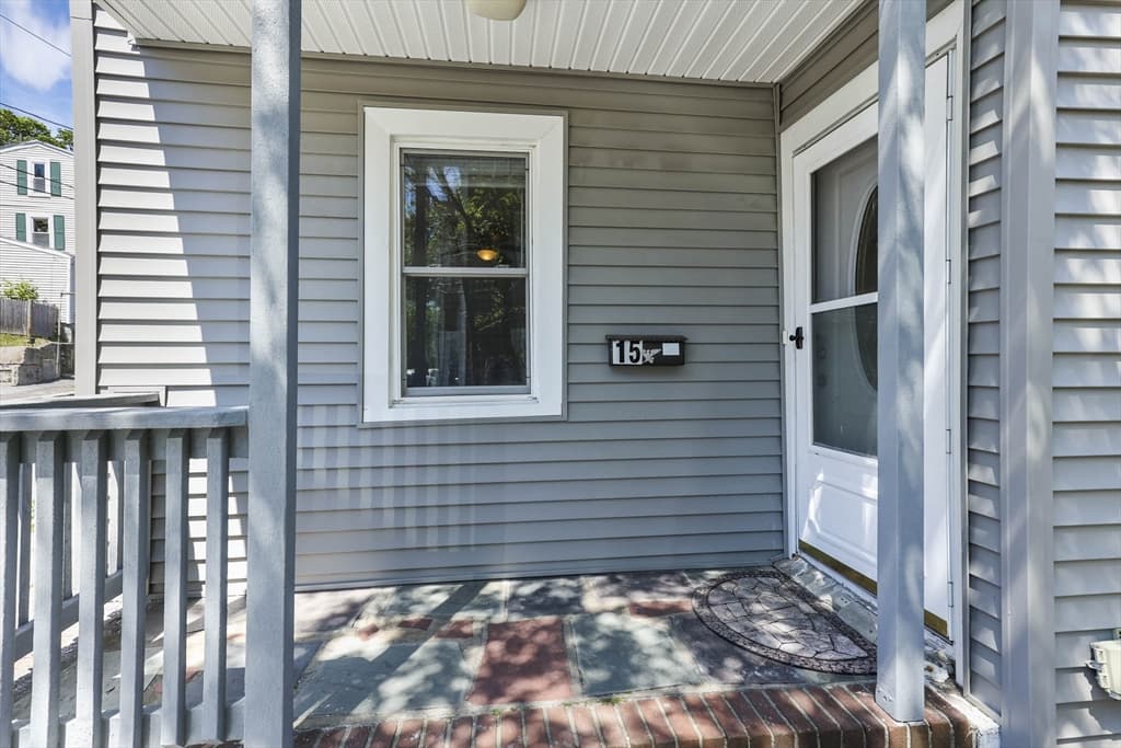 15 Varney St photo 3