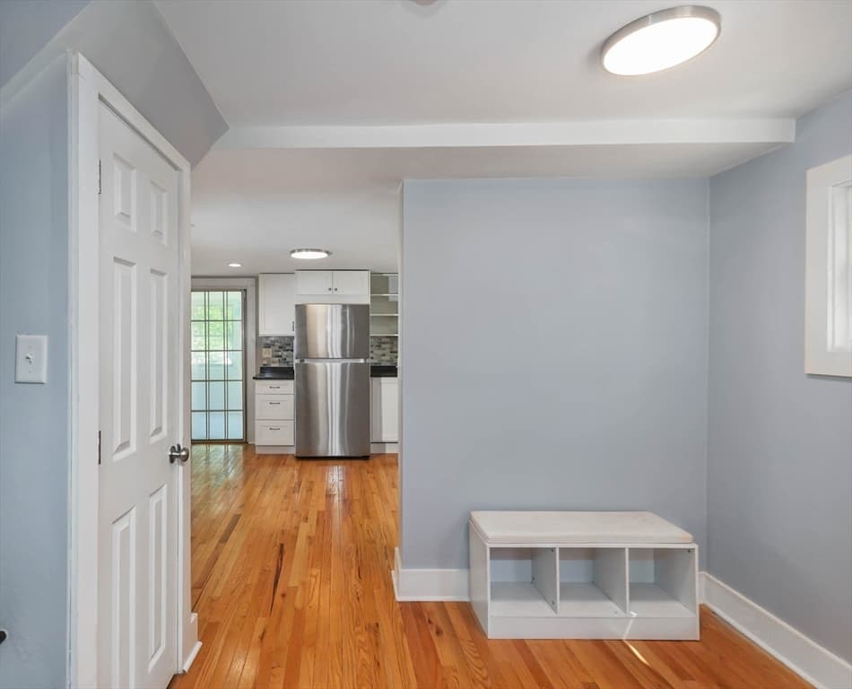 15 Varney St photo 5