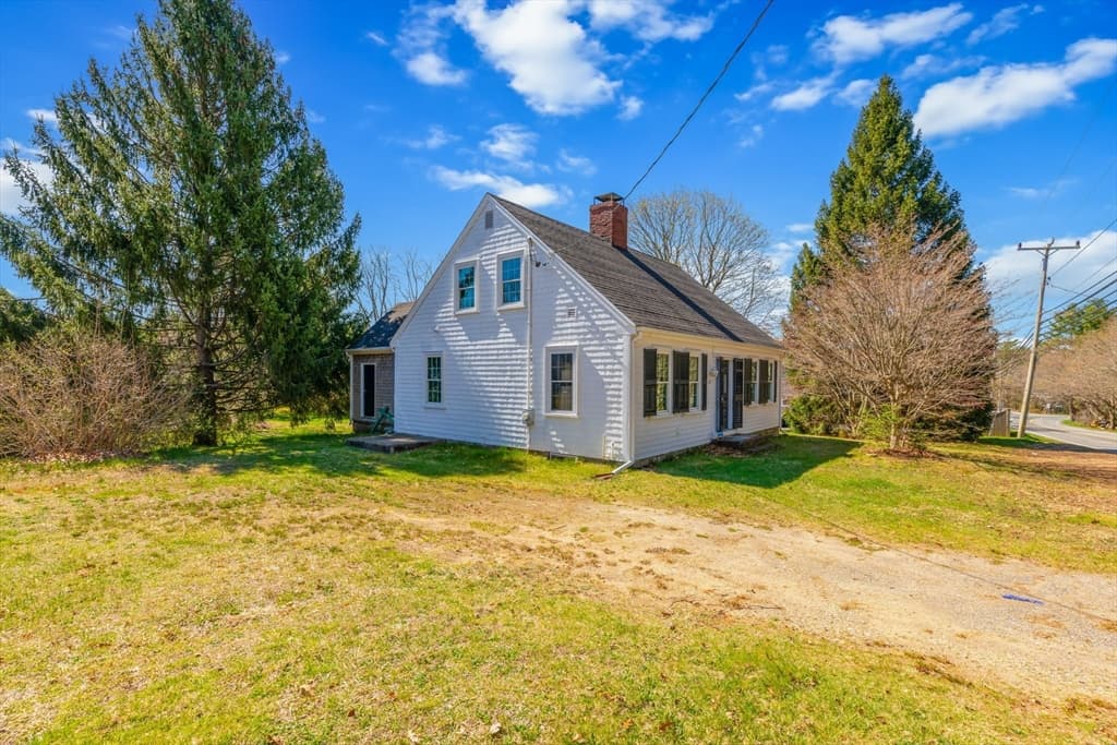 142 Elm St photo 2