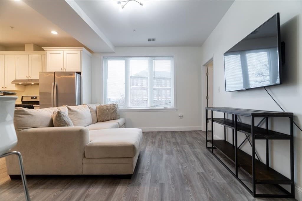 94 George St #204 photo 2