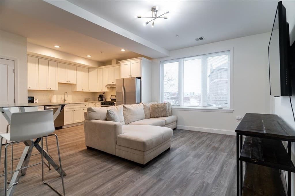 94 George St #204 photo 5