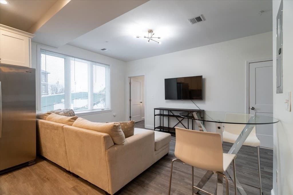 94 George St #204 photo 4