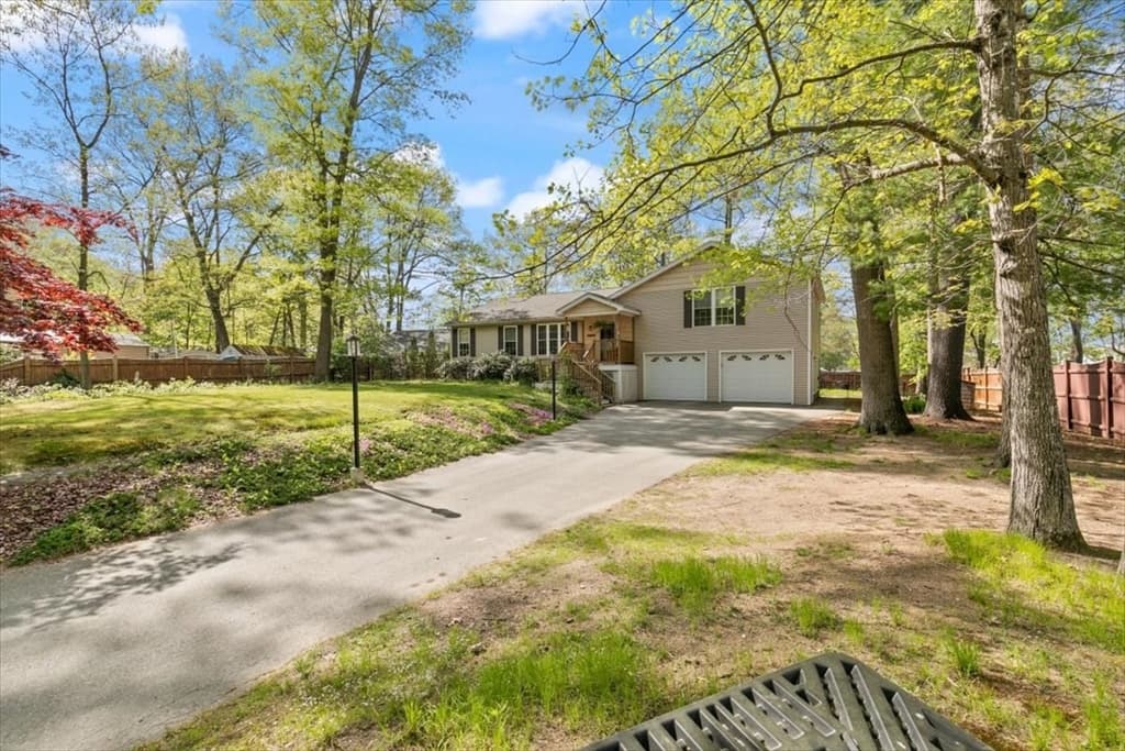 6 Hunt St. photo 3