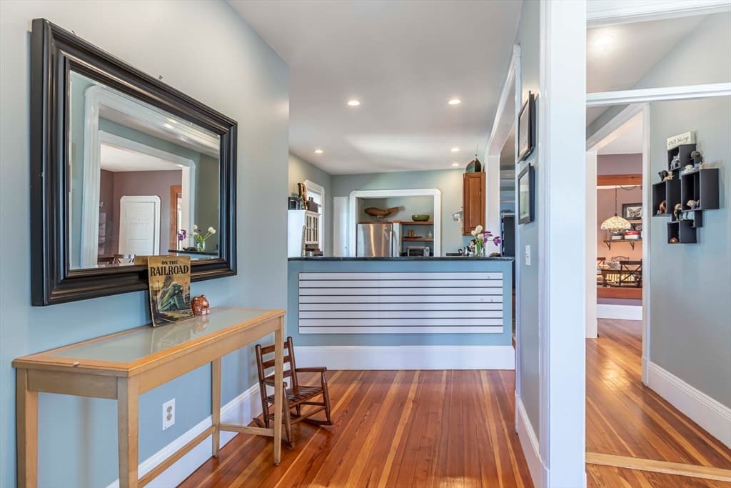 15 1/2 Mount Vernon Street #3 photo 2