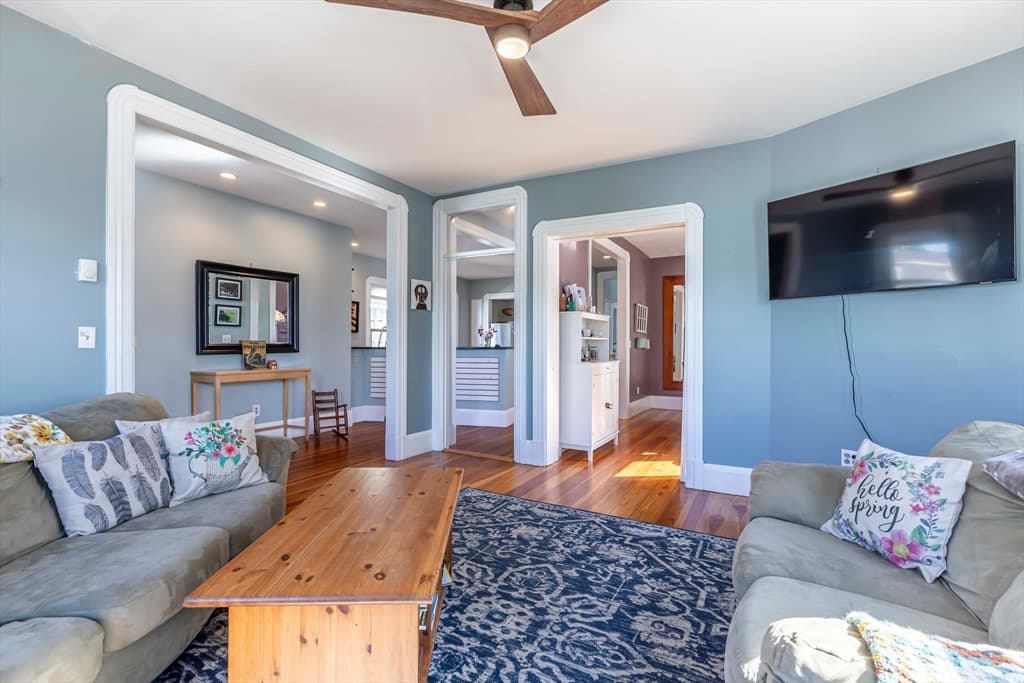 15 1/2 Mount Vernon Street #3 photo 4