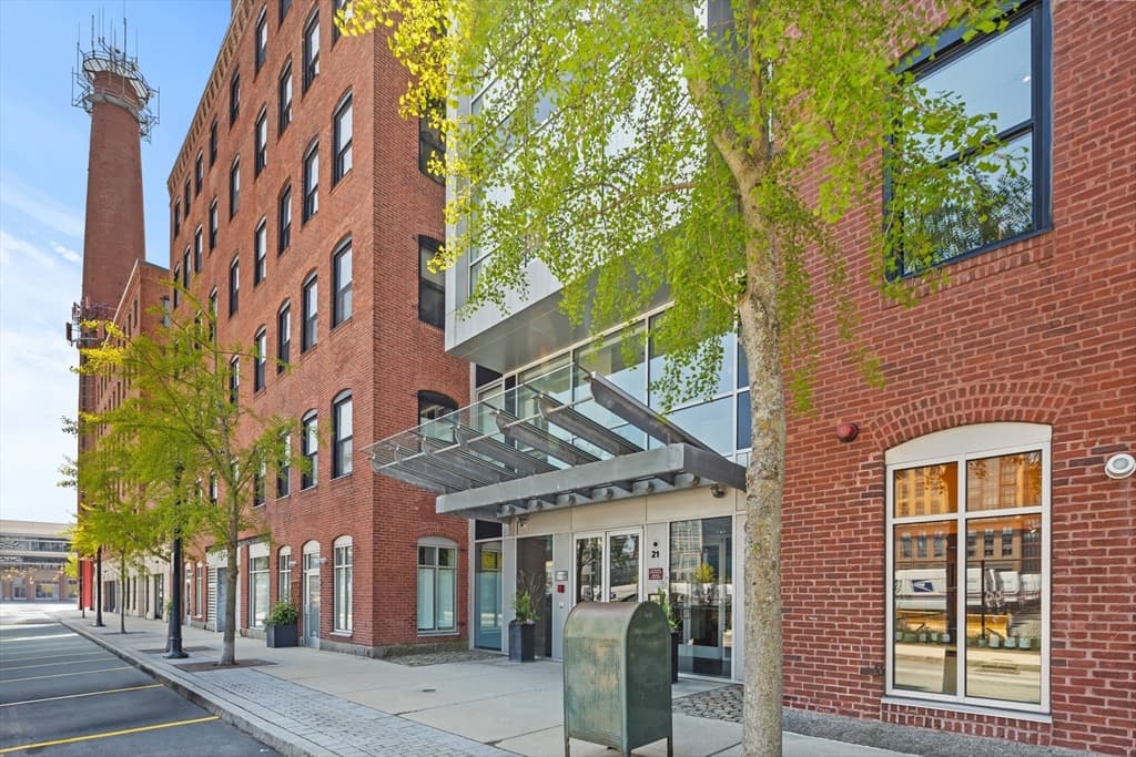21 Wormwood St #619