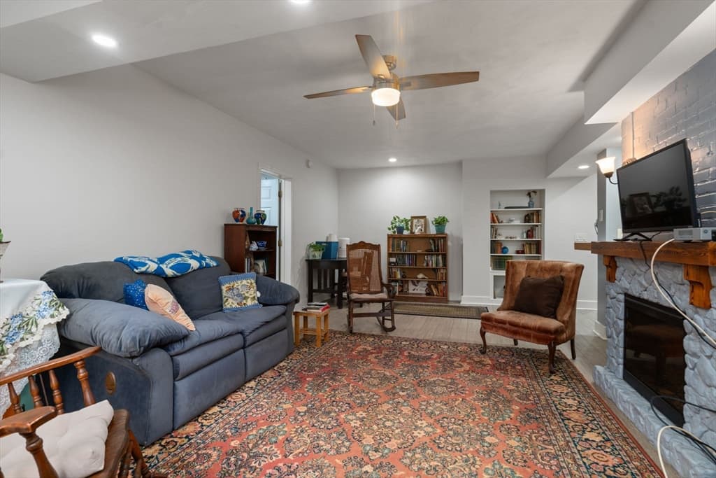 22 James Street #22A photo 3