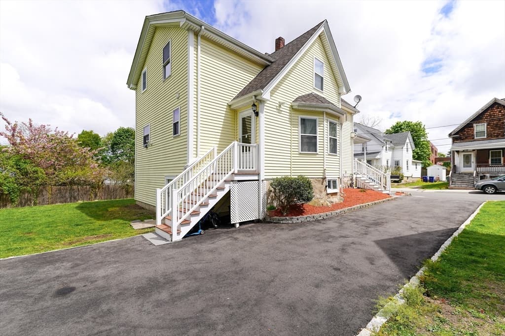 14 Dearing Ave photo 3