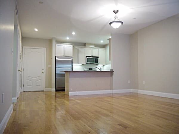 1522 Vfw Parkway #503 photo 2