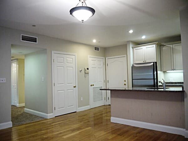 1522 Vfw Parkway #503 photo 4
