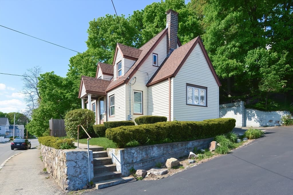 89 Essex St photo 2