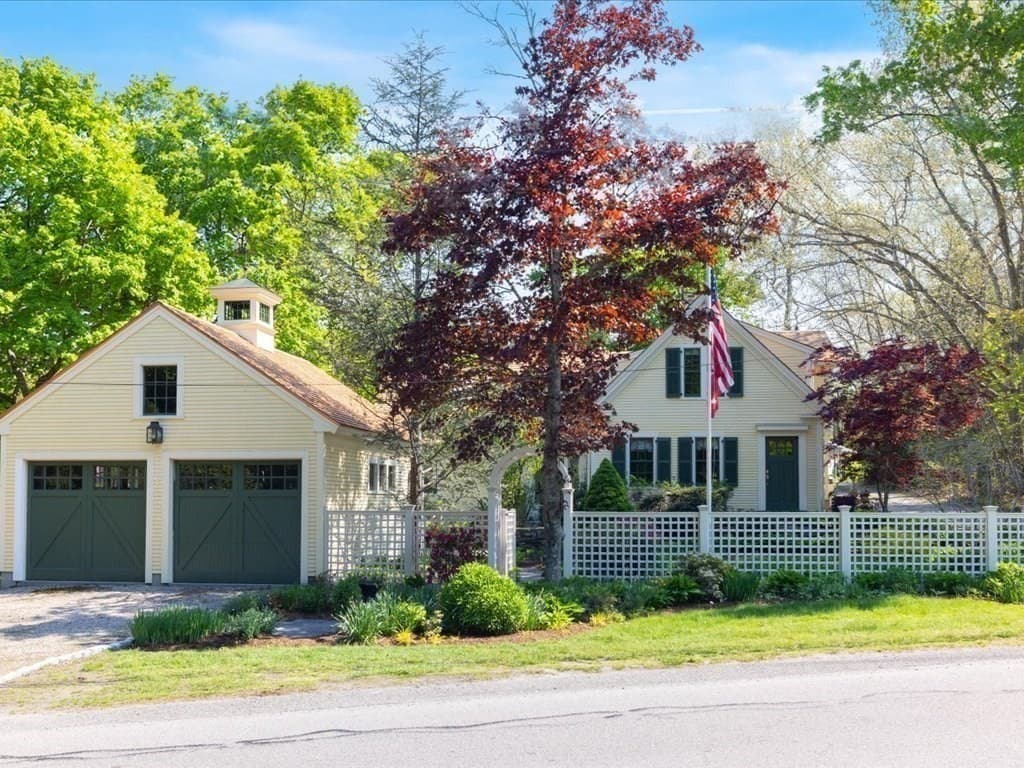 243 Saint George St photo 2