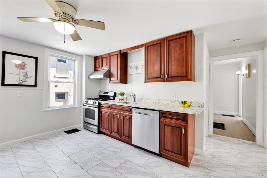 21 Mount Vernon St #21 photo 5