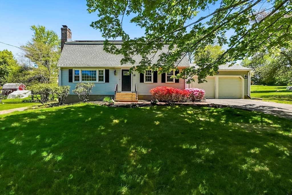 11 Meadow Rd