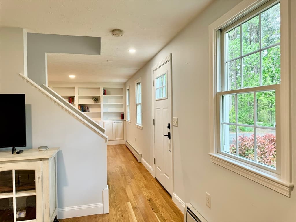29 Whitewood Rd photo 3