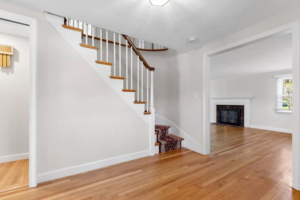 21 Chatham Way photo 5