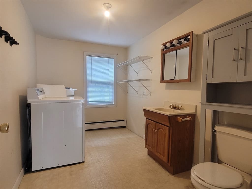 164 Bowen #TOWNHOUSE photo 3