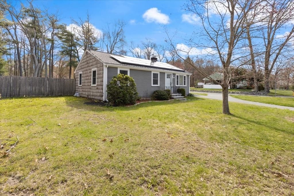 462 Franklin St photo 2