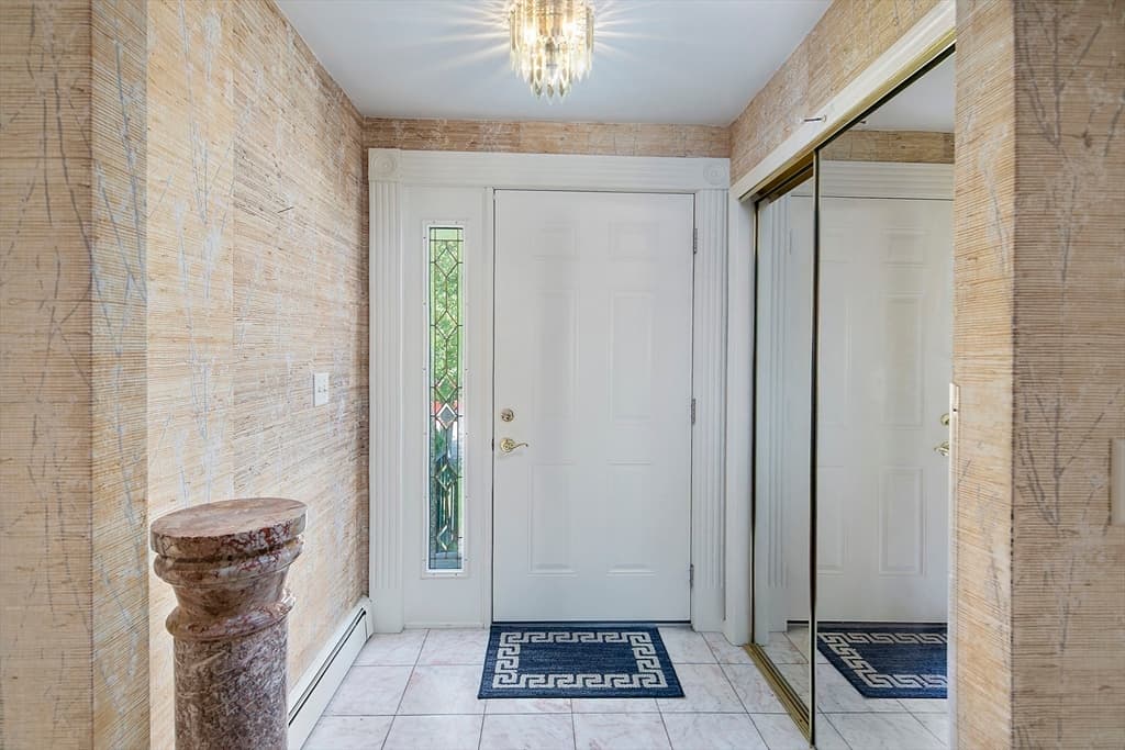 17 Irving Ave photo 3