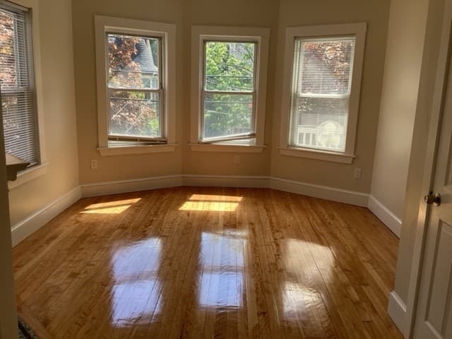37 Brook St #2 photo 2