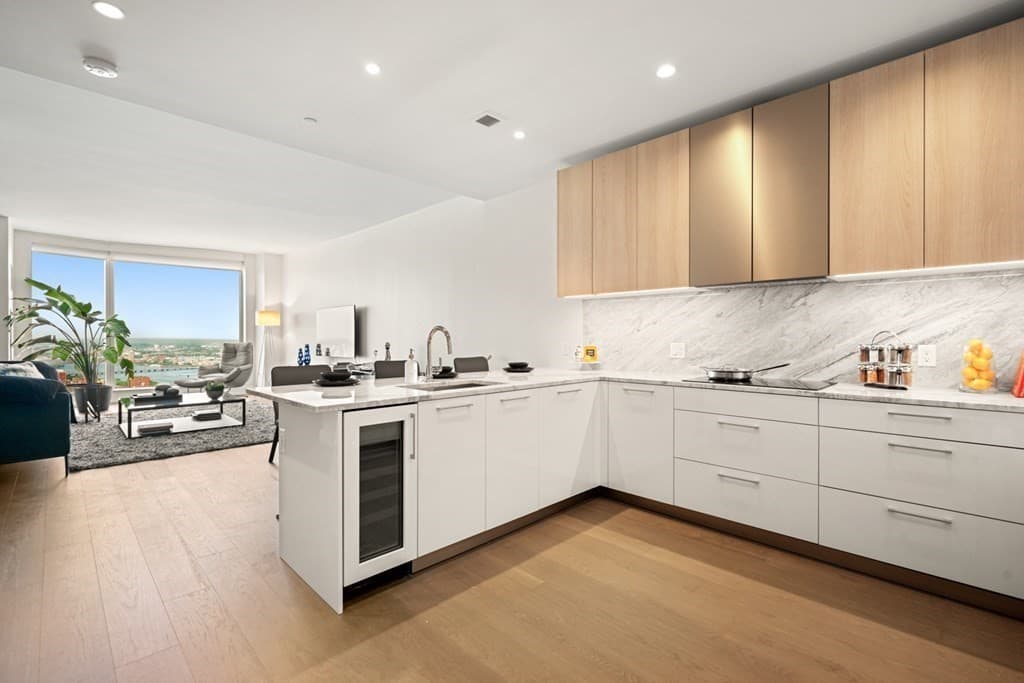 240 Devonshire Street #5803