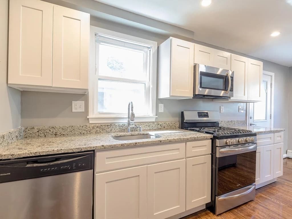 3 Holmfield Ave #1