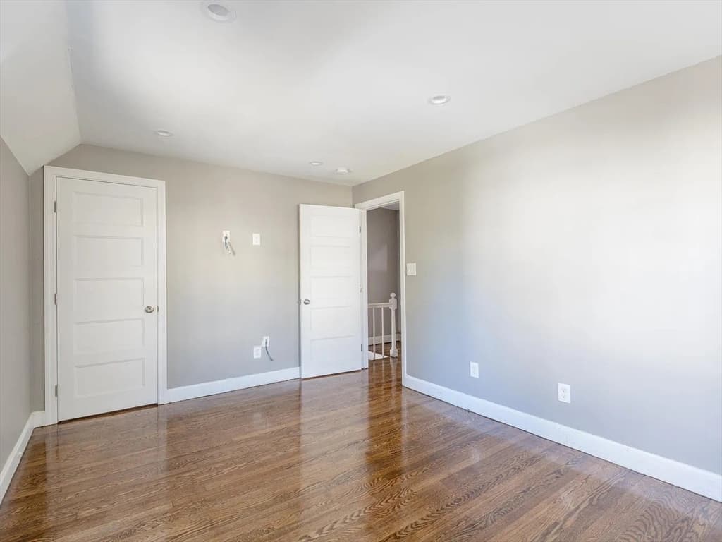 3 Holmfield Ave #1 photo 4