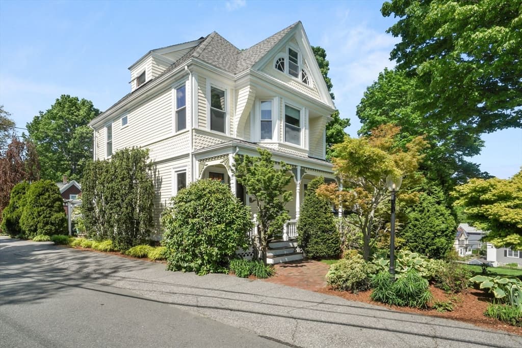 3 Cedar Ave