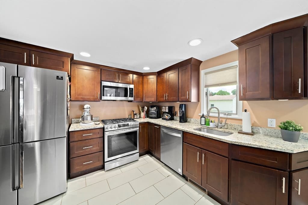 36 Garden St photo 2