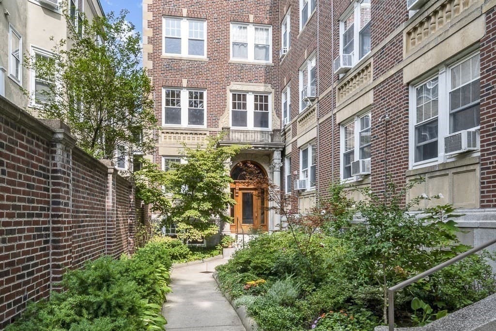 21 Shepard St #24