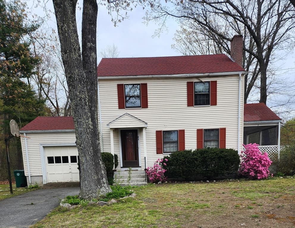 92 Lexington Rd