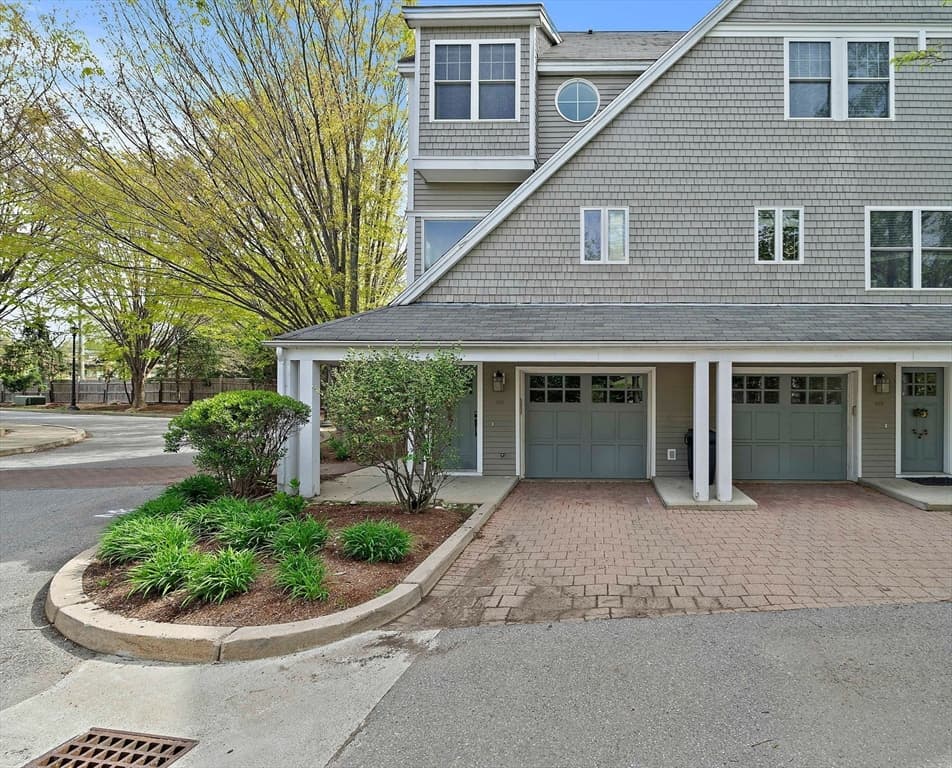 400 Cross Street #401