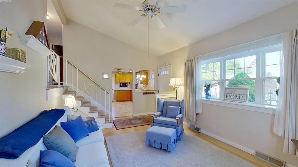 48 Edward St. photo 4