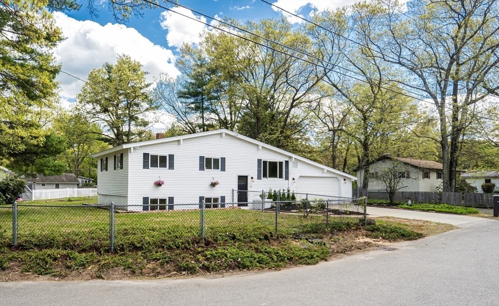 19 York Avenue photo 3
