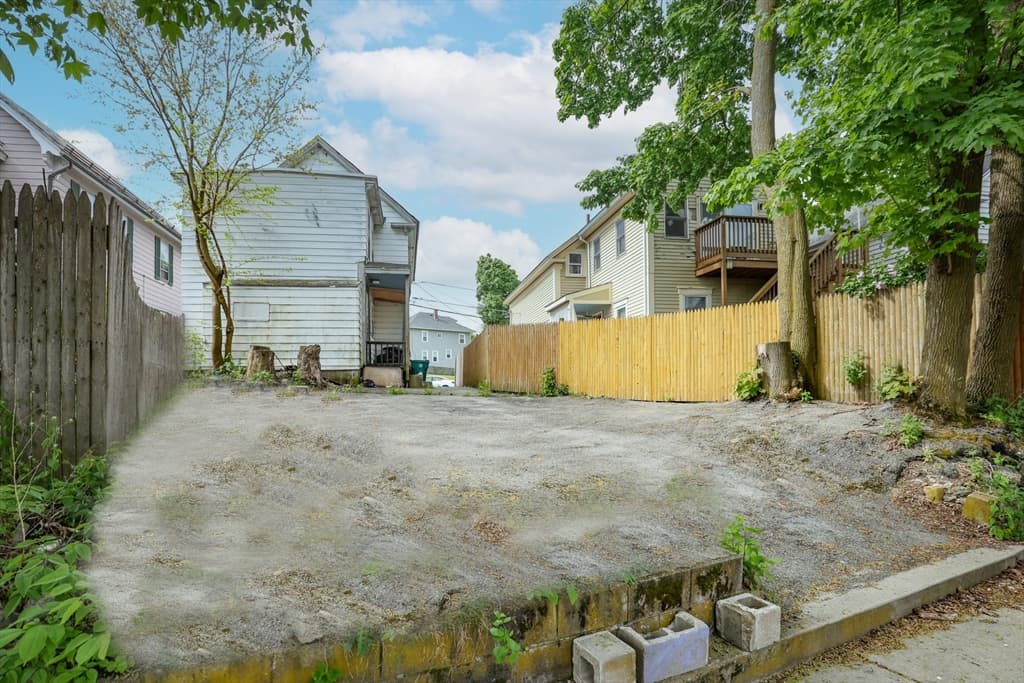 259 Branch St photo 3