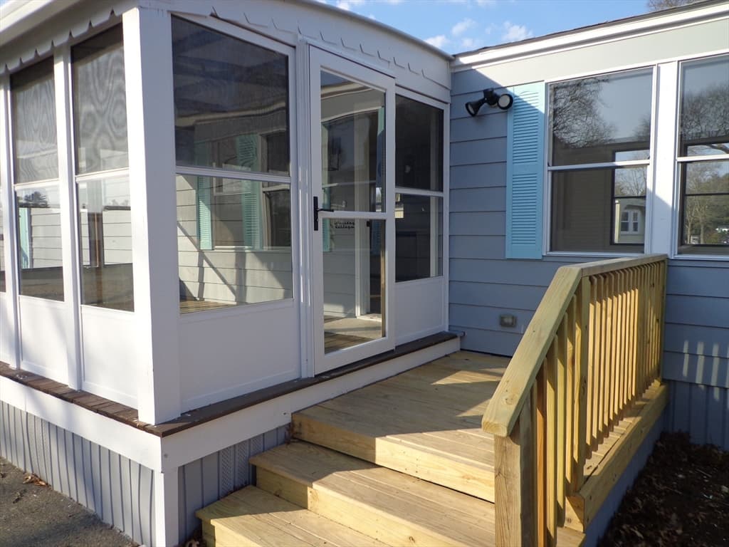 18 Bayberry Lane photo 3