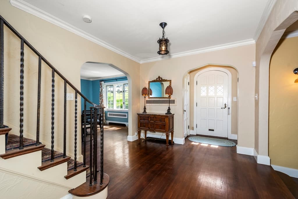 19 Westwood Drive photo 3