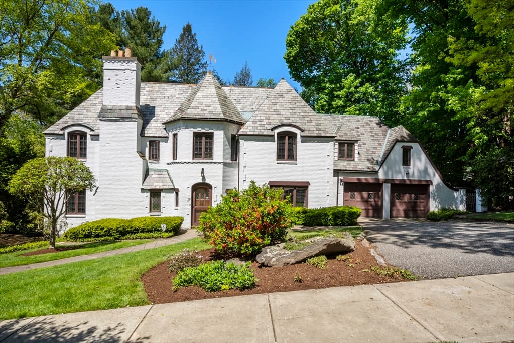 19 Westwood Drive